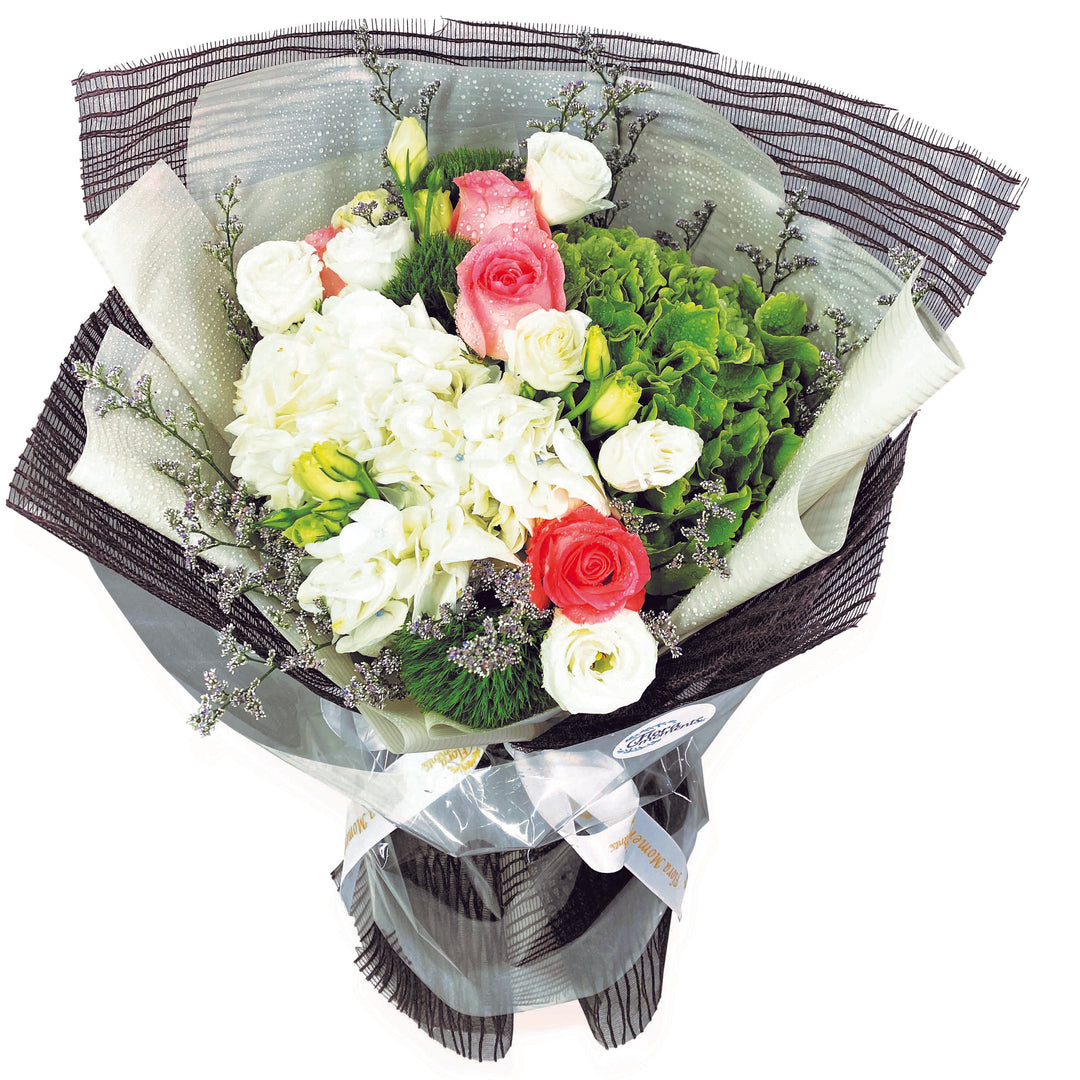 bouquet-hydrangea-roses-white-eustoma-limonium-green-trick