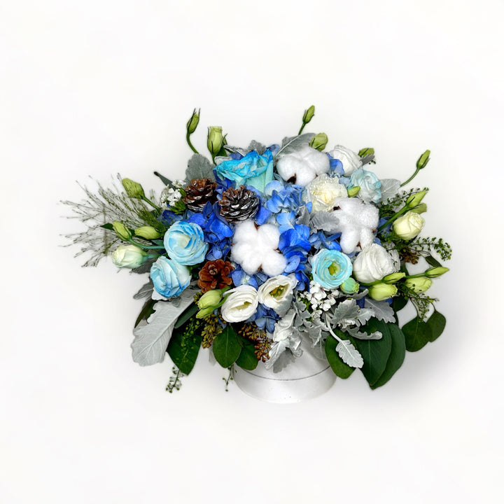 florabox-hydrangea-cotton-roses-eustoma-leaf-eucalyptus-christmas-decor2