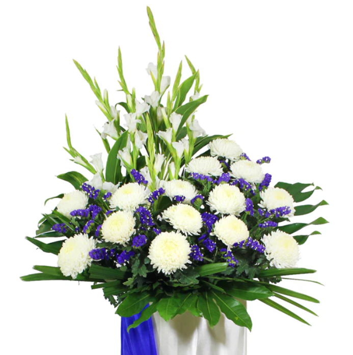 flowerstand-white-gladiolus-chrysanthemums-statice-or-caspia-with-white-background-zoomed