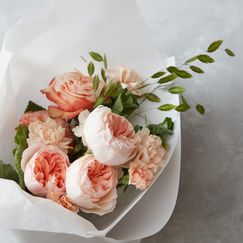 Bouquet of pink roses wrapped in white paper, cheap <$100 Bouquets in singapore
