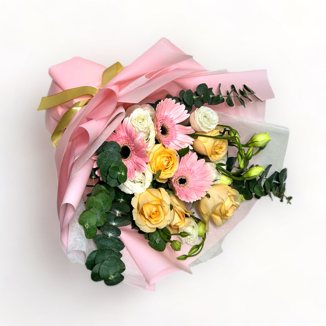 flowerbouquet-champagne-rose-pink-gerbera-white-eustoma-white-and-pink-wrapper-with-white-background-side