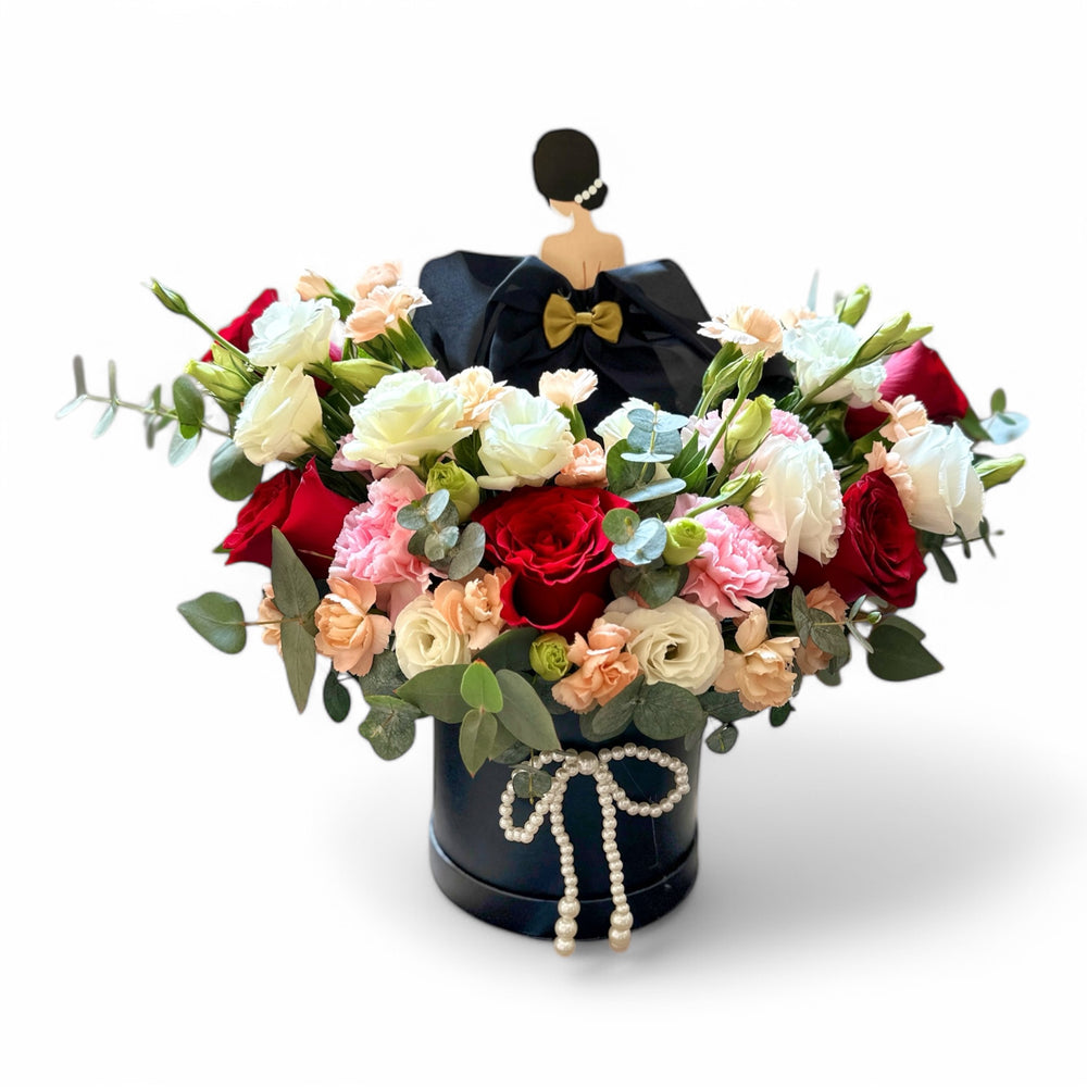 table-arrangement-roses-carnations-eucalyptus-vision1