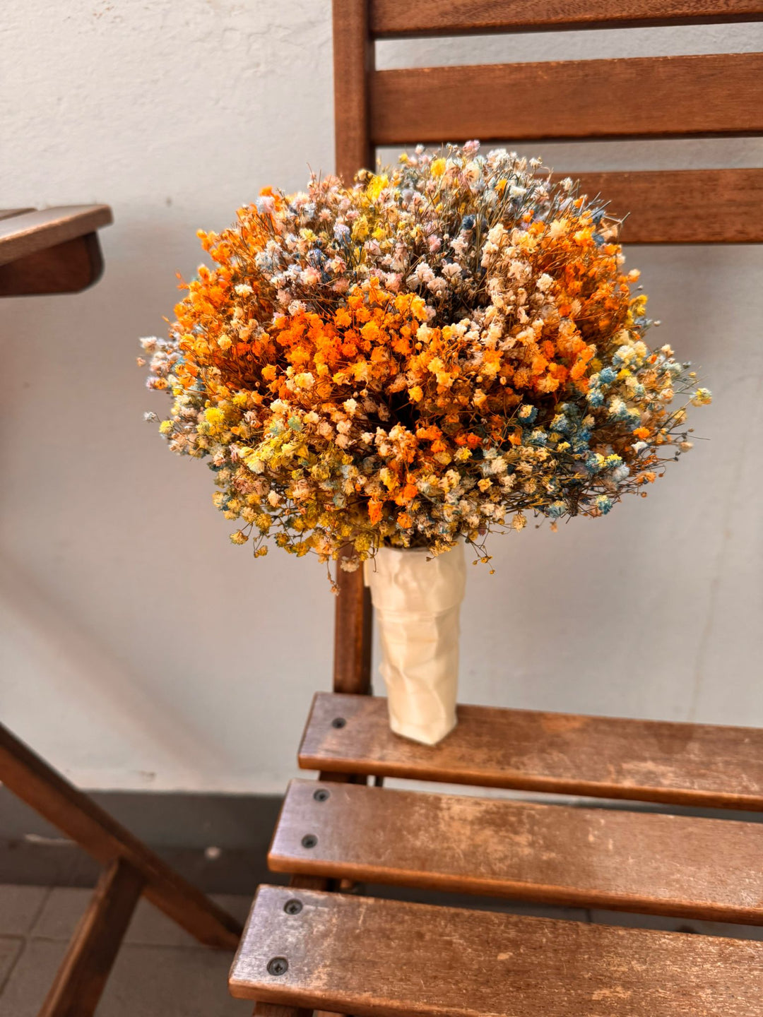 Ready-made baby's breath bouquet FLORAMOMENTS.SG | Express Florist Delivery Singapore