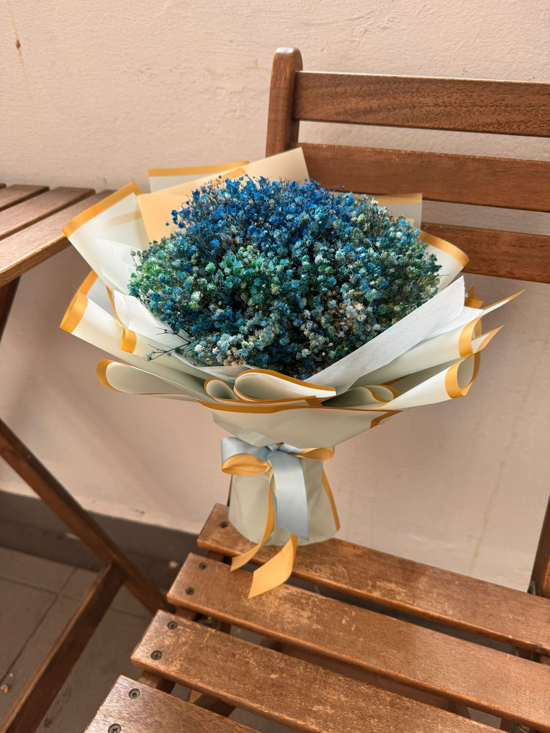 Ready-made baby's breath bouquet FLORAMOMENTS.SG | Express Florist Delivery Singapore