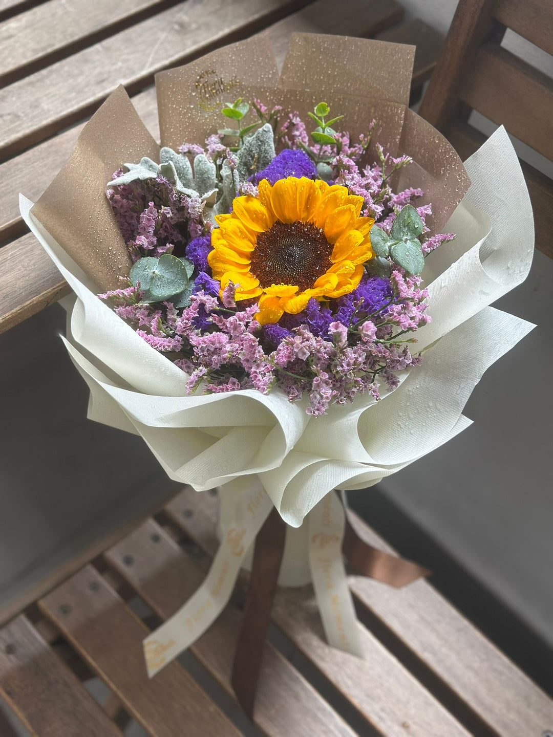 Ready-made sunflower bouquet FLORAMOMENTS.SG | Express Florist Delivery Singapore