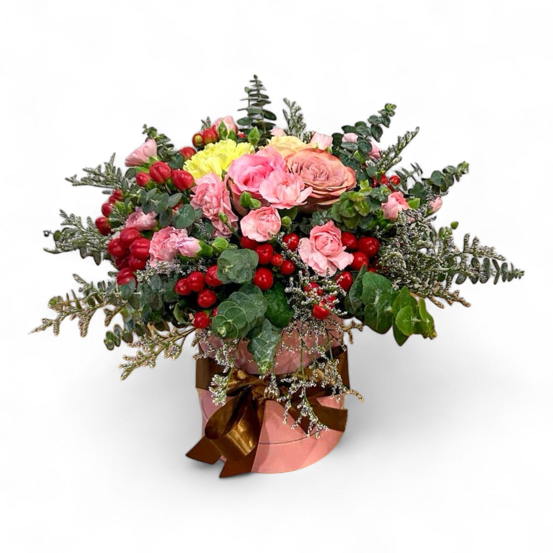 florabox-champagne-cappucino-carnation-roses-carnation-caspia-eucalyptus