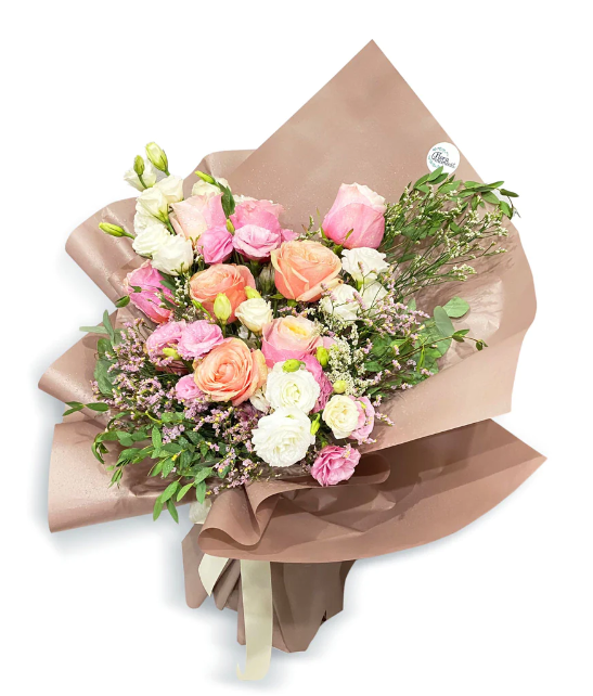 flowerboquet-roses-eustoma-caspia-mini-eucalyptus-cream-ribbon-with-white-background-side