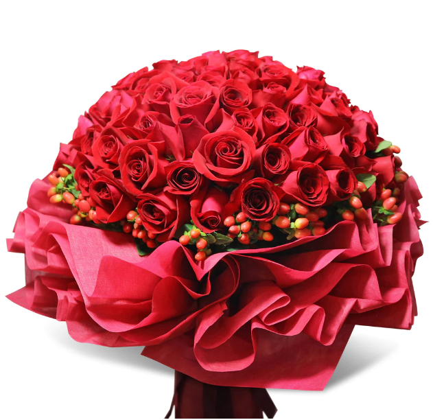 flowerbouquet-ninety-nine-red-roses-red-hypericum-front