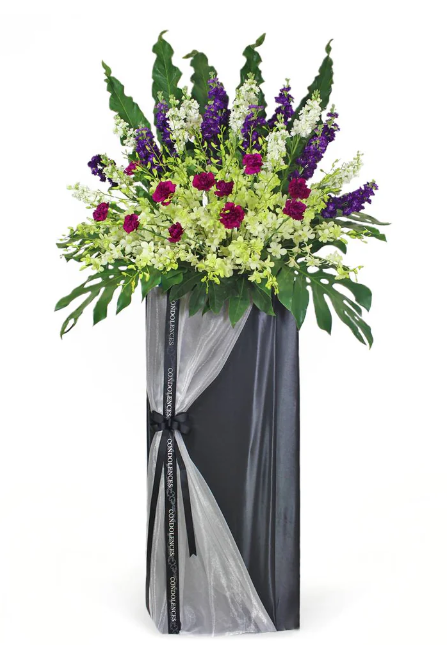 flowerstand-brassica-whiteorchid-matthiola-yamrose-lily-gladiolus-with-white-background